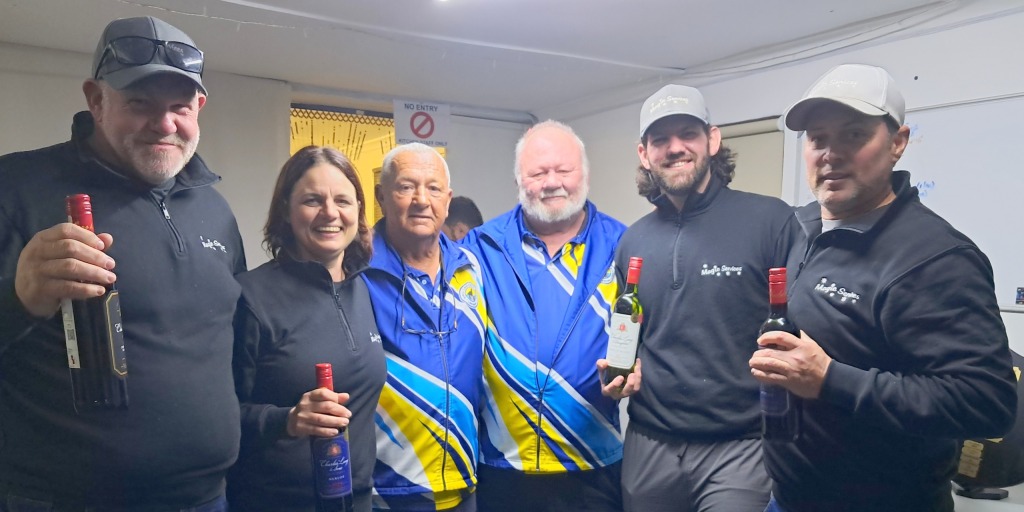 Vyfde: Magic Services saam met sakeliga-sameroepers Herman van Lill (links) en Etienne Schutt. Foto: Alida Buckle