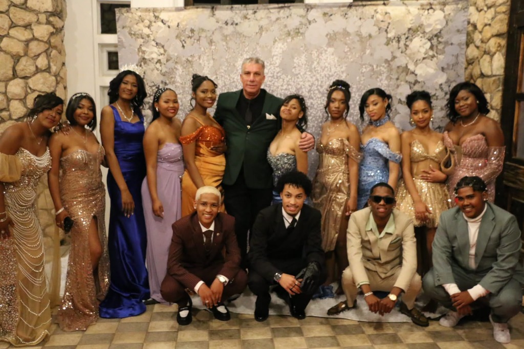 Matriek leerders van die Hoërskool Diazville.