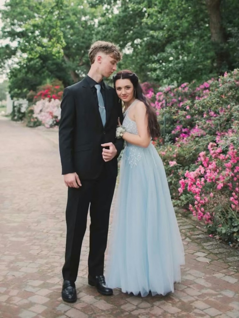 Leroux Nel van die Hoërskool Hugenote en metgesel Izabella Theron van die Hoërskool Piketberg. FOTO: Karien Burke