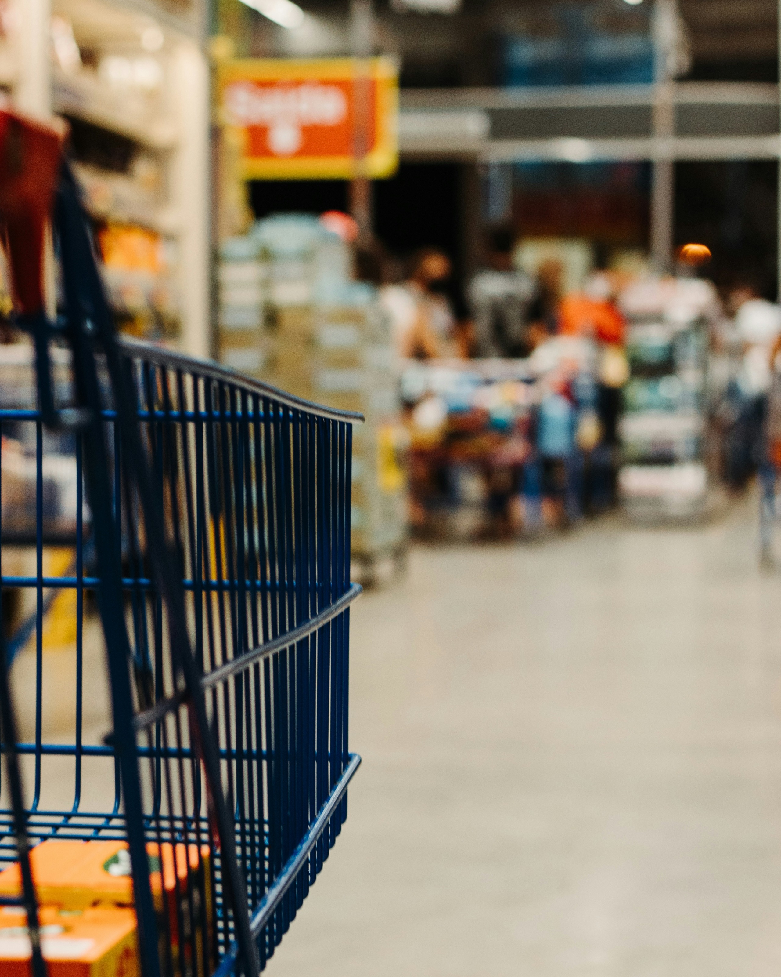 Mense se trollies raak al hoe leër.