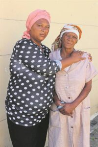 Vrou (24) sterf in tref-en-trap
