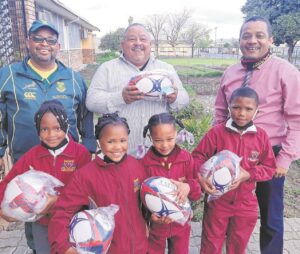 Skenking laat Riverview Primêr glimlag