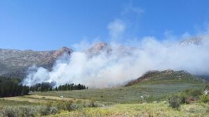 Concerns over mountain fire between Wolseley and Ceres