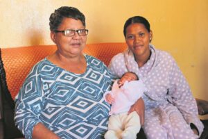 ‘Ouma, hier kom die kop!’