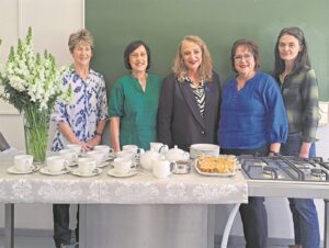 Langerugskool open sy nuwe skoollokaal by sy 8ste verjaardagvieringe