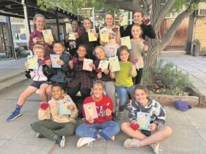 Worcester-Oos-leerders bedank moeders met handwerk