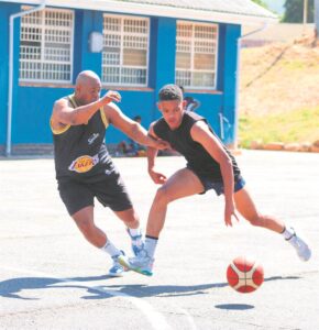 Knights speel in Paarl