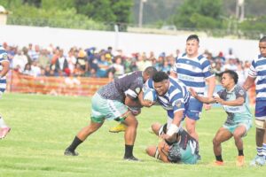 Robertson deur na halfeindronde