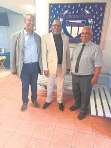 Vervoerminister besoek skool