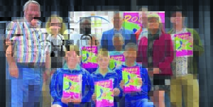 Leerders kry boeke op Wêreldboekedag