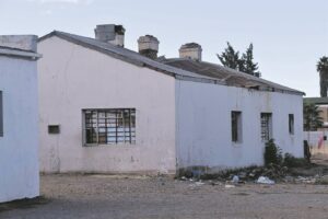 Bouval lok dwelms, bendes en prostitusie