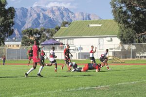 6 Duim te kort vir Villa