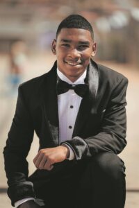 Seun wen pak vir sy matriekafskeid