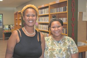 Groen-modeparade gehou in Worcester se biblioteek