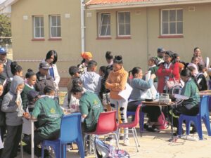 Gift of the Givers bring dokters na Touwsrivier