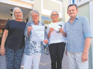 Kunsuitstalling in Montagu dalk jaarlikse geleentheid