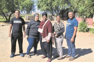 Kibbutz El Shamma glimlag weer omdat ligte brand