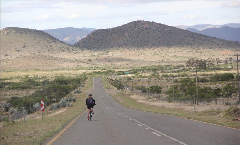  Oor tien dae het sy die breedte van die land deur