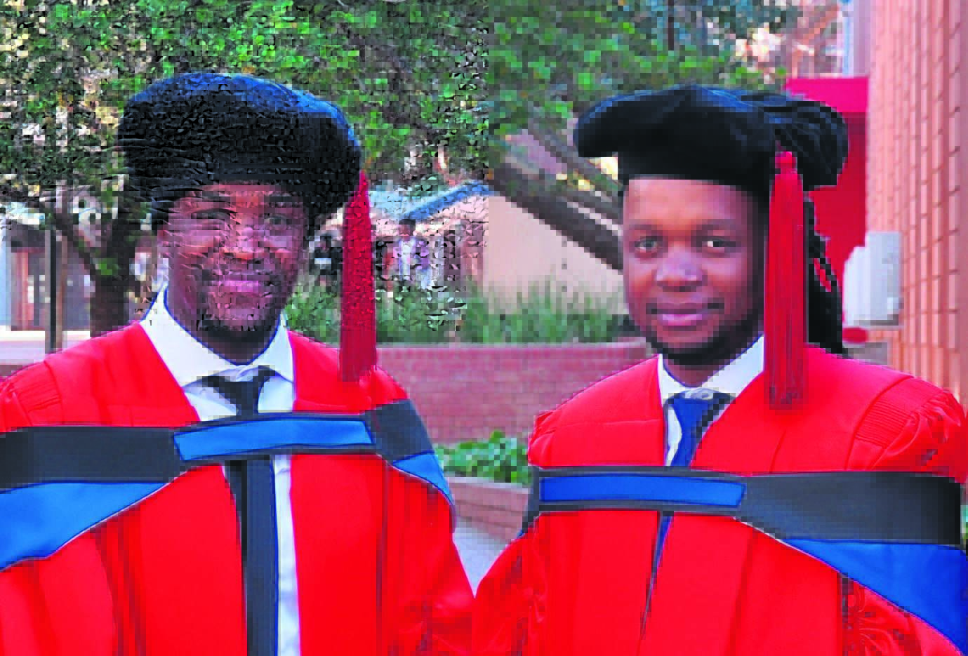 Drs. Pennie Mokolokolo en Vincent Dumisani Kama.