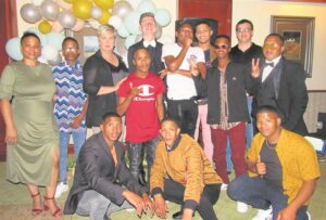Nuwe Hoop groet leerders by funksie