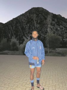 Geliefde rugbyspeler sterf nadat ribbes op rugbyveld breek