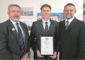 Oudleerder ploeg terug by Worcester Gim