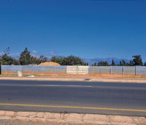 Munisipaliteit herstel die muur om begraafplaas in Worcester