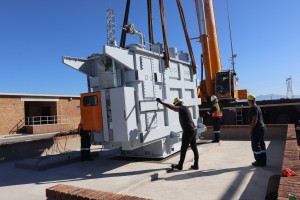 Kragplanne vir Transhex-huise vorder fluks met nuwe transformator