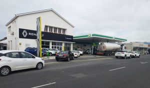Motorists fill up their tanks before fuel price increase