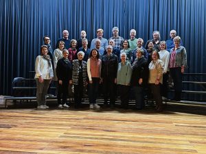 Skool se gr.7-klas kuier bykans 50 jaar later weer saam