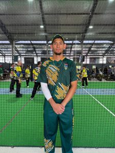 Jong man mik vir ‘n plek in die Wêreldbeker-binnenshuise krieketspan