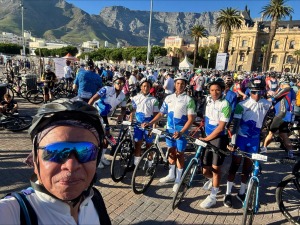 Skoolhoof breek heup tydens Cape Town Cycle Tour