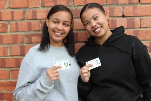 Jonges staan tou om te registreer vir munisipale verkiesing in November