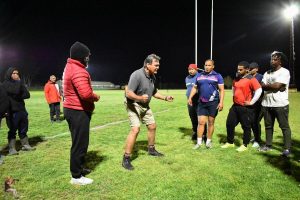 Sesduim skrum saam met oud-Bok Balie Swart