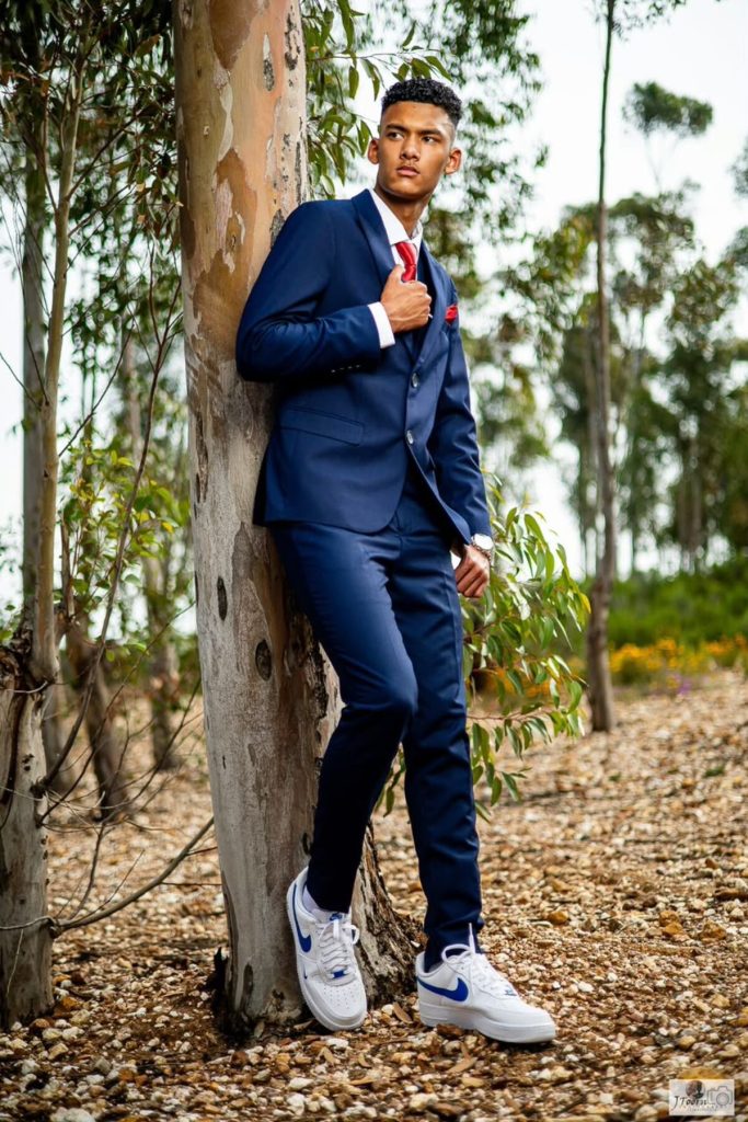 Dillan van Noie van die Hoërskool Montana was uitgevat vir sy matriekafskeid. 
Foto: Jacquin Toorn PhotoVideo
