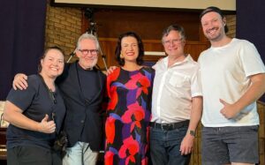 Afrikaans gevier met 100 liedjies