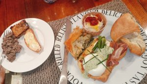 Snye vol lekkerte, eksklusiewe etes vul  ‘leemte’ by museums