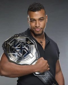 Olimpiese diskusgooier van Worcester klim in die stoeikryt vir WWE