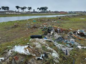 Grusame ontdekking naby die kanaal in Kalkfontein gemaak