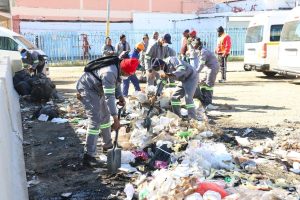 Kimberley’s waste crisis: Calls for action and clean-up campaigns