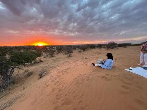 Eerste kunsweek in sy soort in Kalahari: ‘Kom, maak hiér kuns’