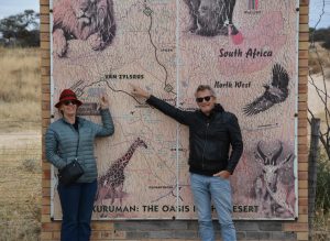 Eerste kunsteweek, skep van aasvoël-geoglief by Van Zylsrus maak geskiedenis