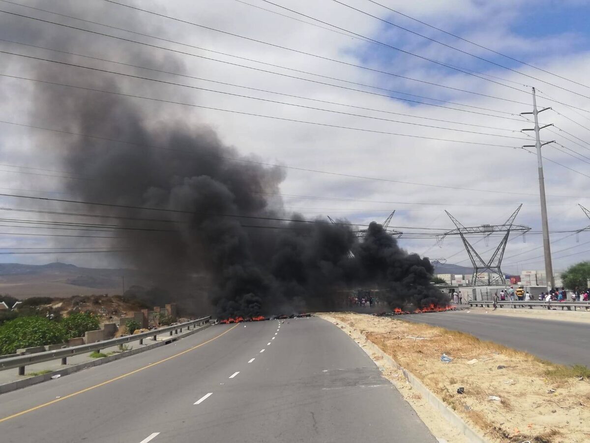 The Table View Community Policing Forum (CPF) confirmed it had received verified information about a planned operation by authorities to disconnect illegal electricity connections in the area, set to begin from 09:30.