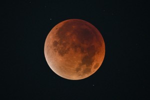 ‘Blood Moon’ rises during total lunar eclipse