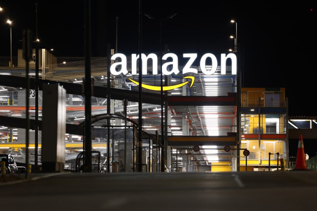 Amazon, which entered South Africa in May 2024 with 150,000 products, has since expanded into groceries, pet food and health supplements. In January 2025, it opened a walk-in seller centre in Cape Town to support local SMEs. (Photo by Sameer Al-Doumy / AFP)