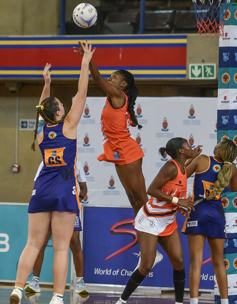 Wits' Amber Marshall in the Johannesburg derby against UJ at the Rembrandt Hall. The Students fell to a 32-54 defeat as their city rivals extended their perfect start to four wins. Photo: Catherine Kotze / ASEM Engage