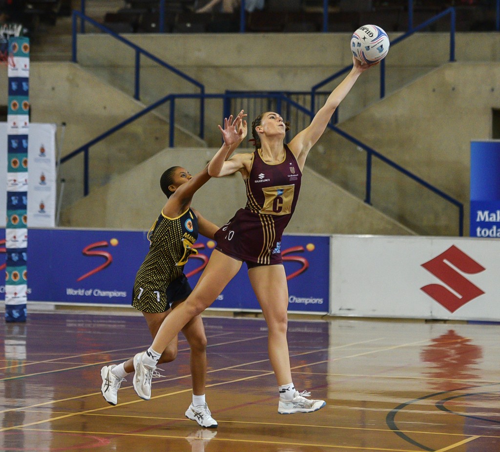 Maties' Lize Rossouw in action during their 44-29 victory over Madibaz at the Rembrandt Hall on Sunday. The Stellenbosch side found their rhythm to secure a convincing 15-goal triumph. Photo: Catherine Kotze / ASEM Engage