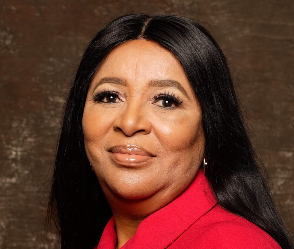 Die premier van die Vrystaat Macqueen Letsoha-Mathae.