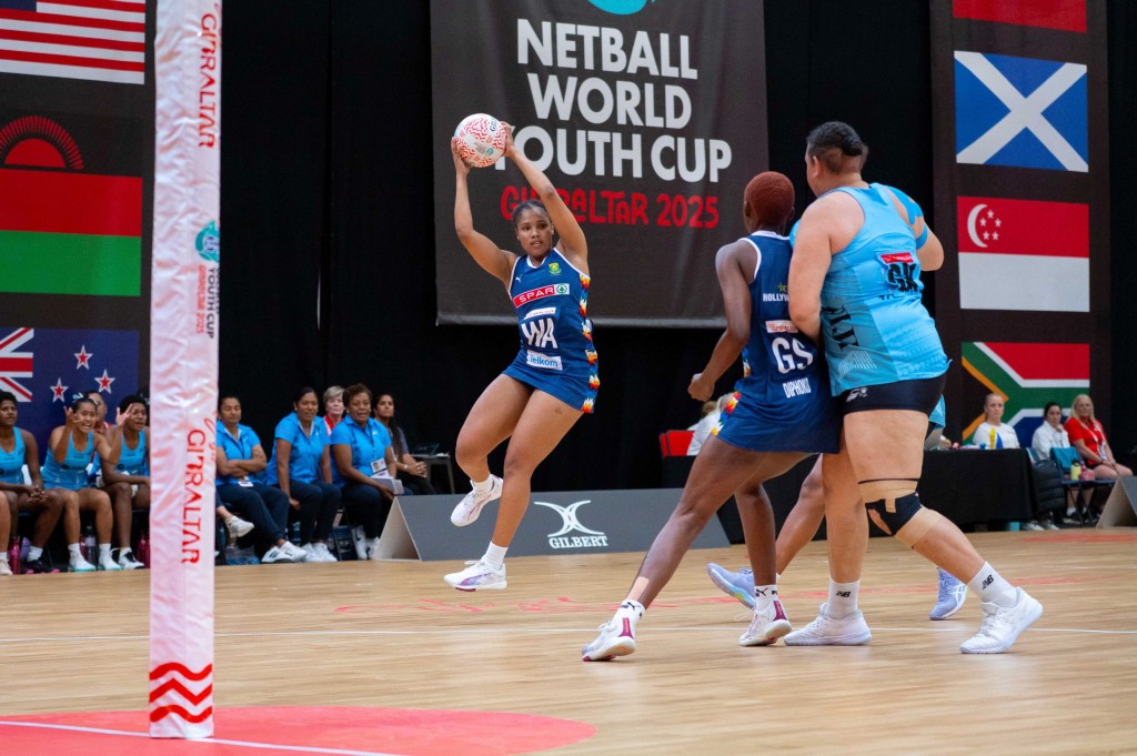 Wing attack of the SPAR Baby Proteas, Renezia Andrews, controls the ball during SA’s Pool D match against Fiji at the 2025 Netball World Youth Cup in Gibraltar.