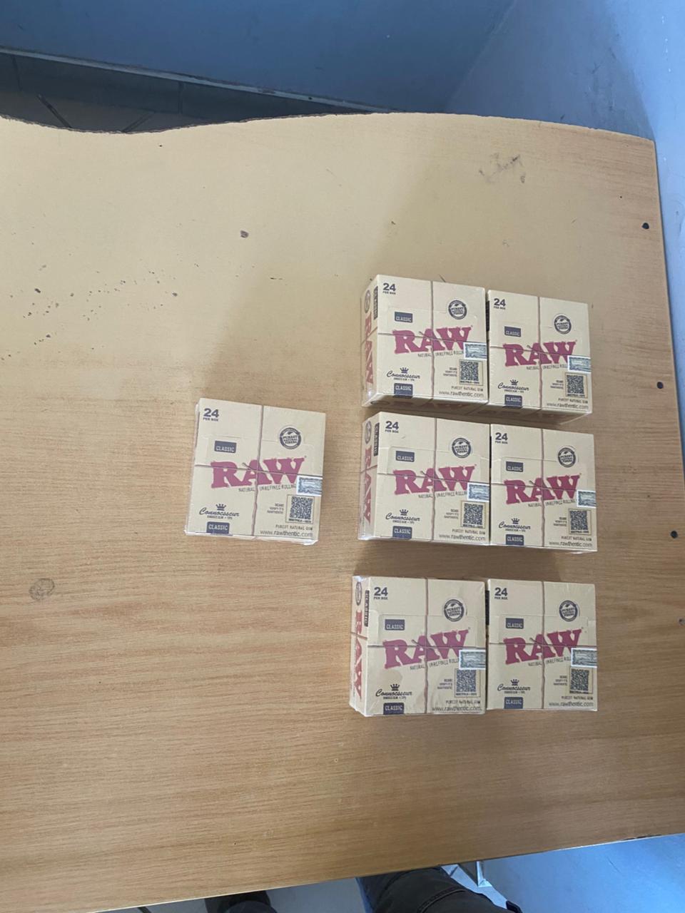 Hundreds of boxes of counterfeit cigarettes of various brands (Chief, Remington Gold, Savannah, Sahawi, and Ossum) were confiscated.